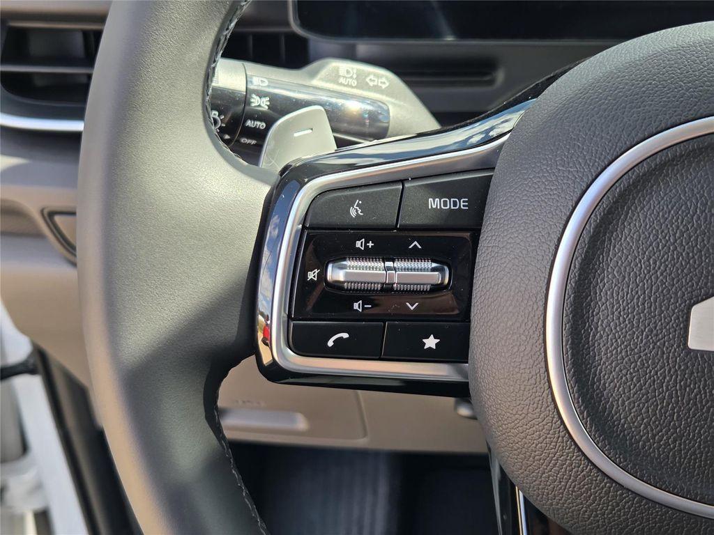 new 2025 Kia Carnival Hybrid car, priced at $40,923