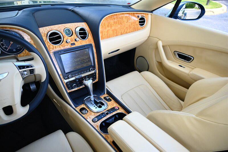 Bentley Continental GT view 36