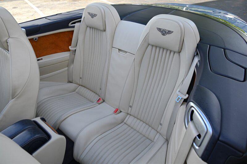 Bentley Continental GT view 34