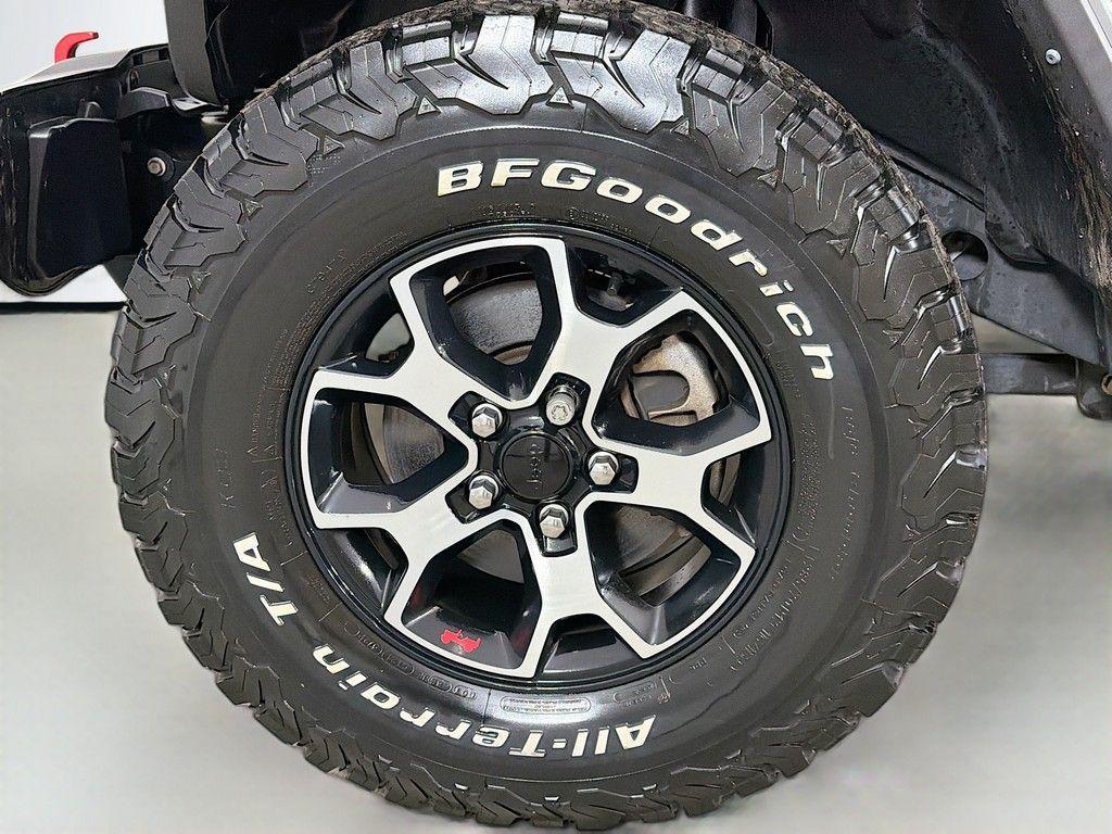 used 2022 Jeep Wrangler Unlimited car, priced at $31,199