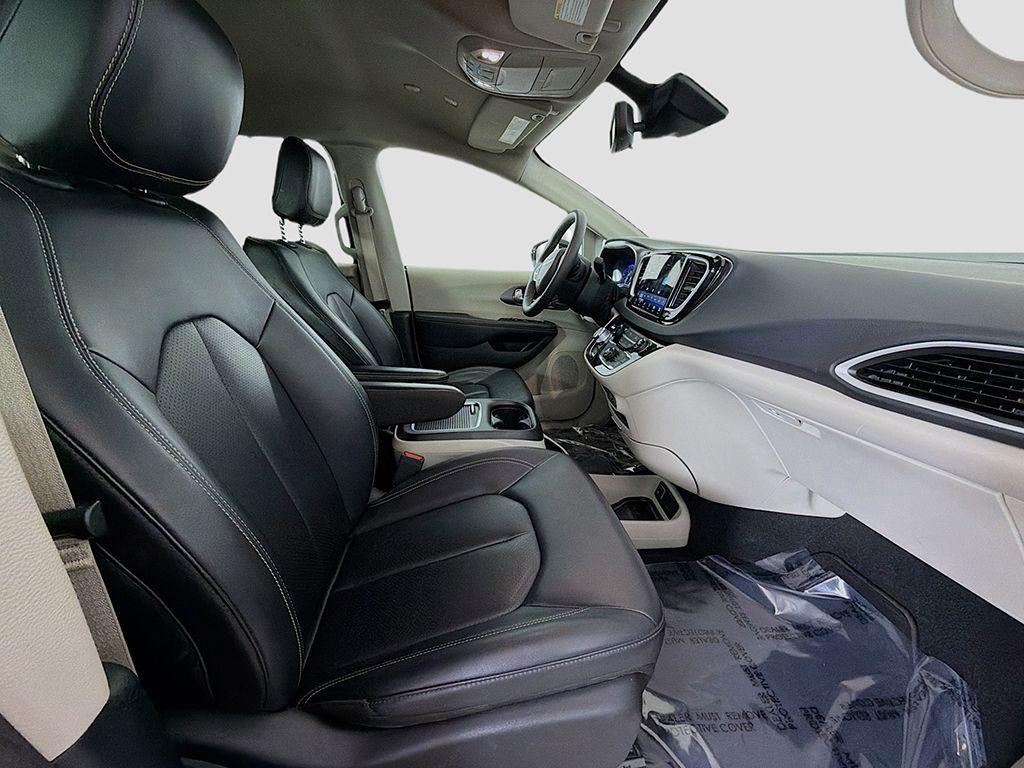 used 2024 Chrysler Pacifica car, priced at $26,369
