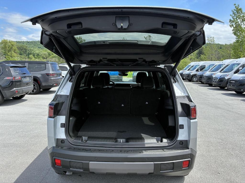 new 2026 Jeep Cherokee car, priced at $41,815