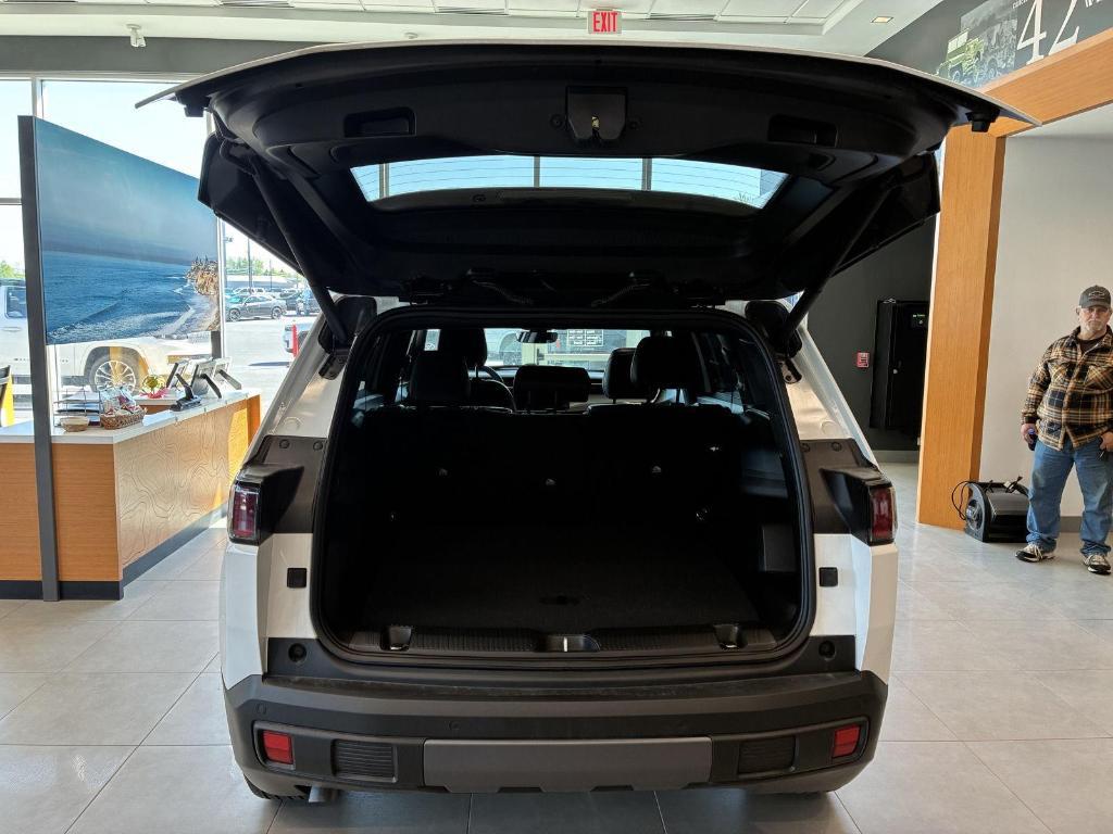 new 2026 Jeep Cherokee car, priced at $41,220