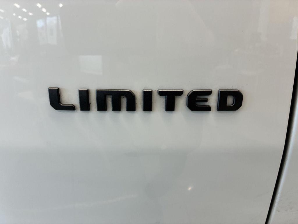 new 2026 Jeep Cherokee car, priced at $41,220