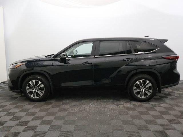 used 2025 Toyota Highlander car, priced at $46,953