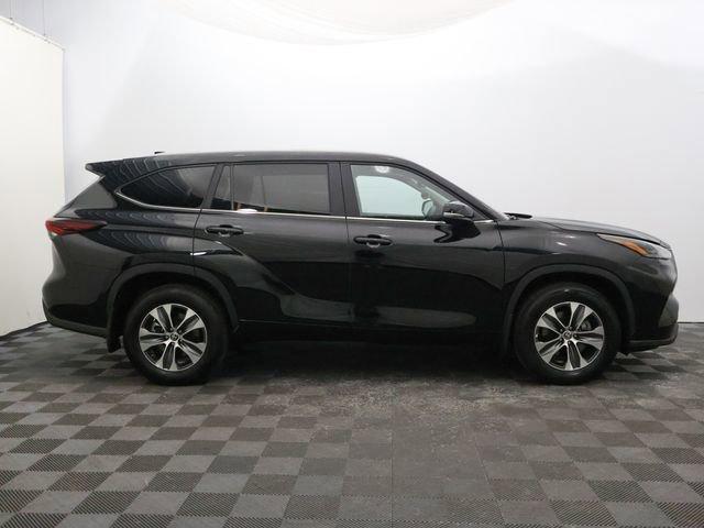 used 2025 Toyota Highlander car, priced at $46,953