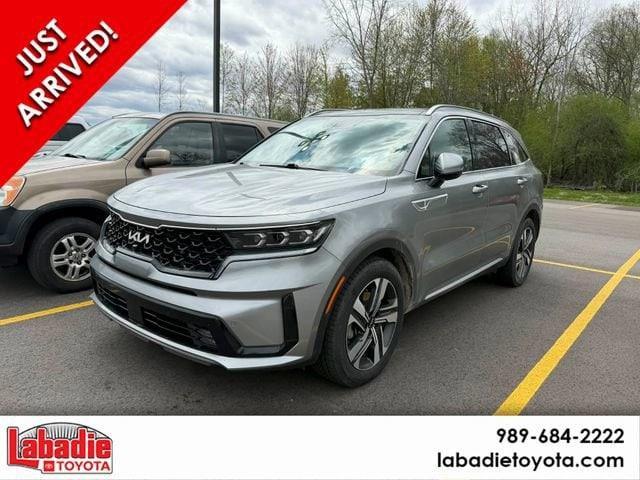 used 2022 Kia Sorento Plug-In Hybrid car, priced at $27,525