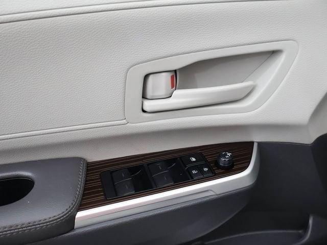 used 2023 Toyota Sienna car, priced at $41,011