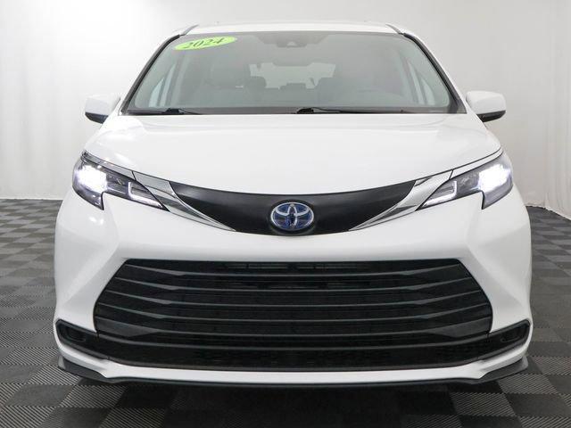 used 2024 Toyota Sienna car, priced at $46,029