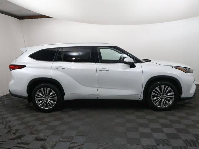 used 2022 Toyota Highlander Hybrid car, priced at $42,777