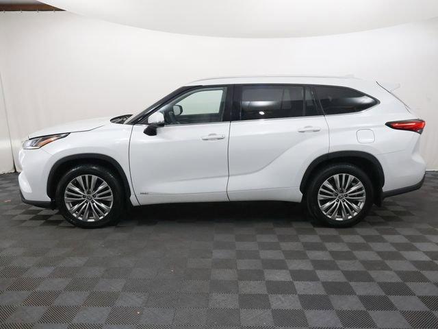 used 2022 Toyota Highlander Hybrid car, priced at $42,777