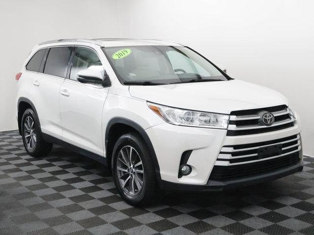 used 2019 Toyota Highlander car, priced at $27,706