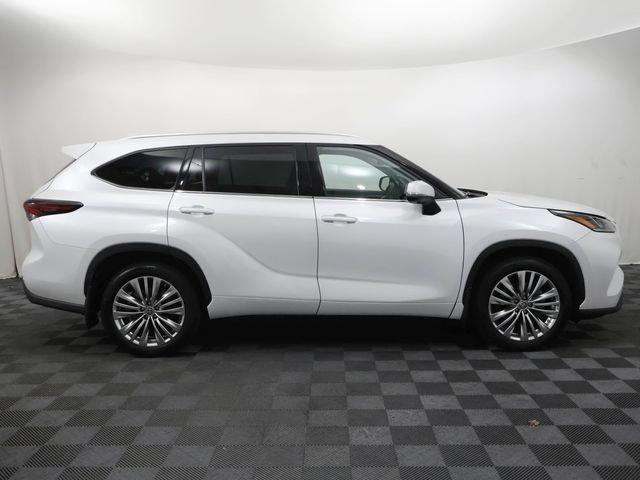 used 2024 Toyota Highlander car, priced at $49,006