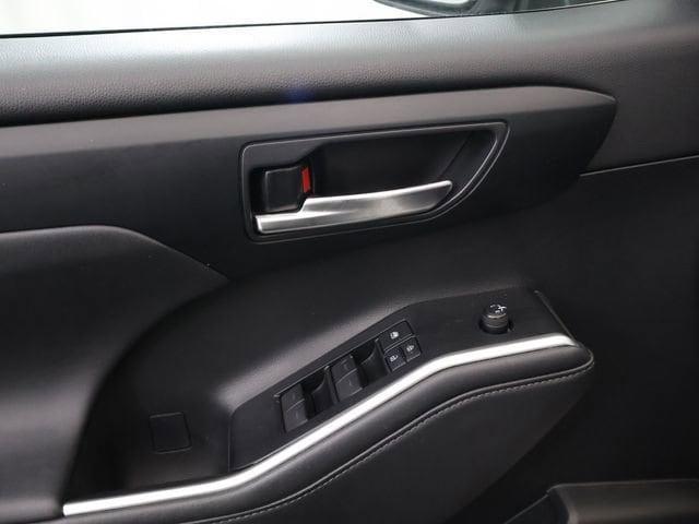 used 2021 Toyota Highlander car, priced at $26,146