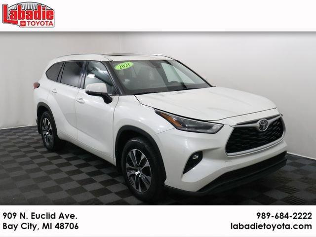 used 2021 Toyota Highlander car, priced at $26,146