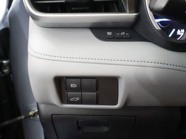 used 2022 Toyota Highlander Hybrid car, priced at $38,846