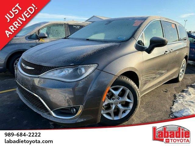 used 2017 Chrysler Pacifica car, priced at $11,587