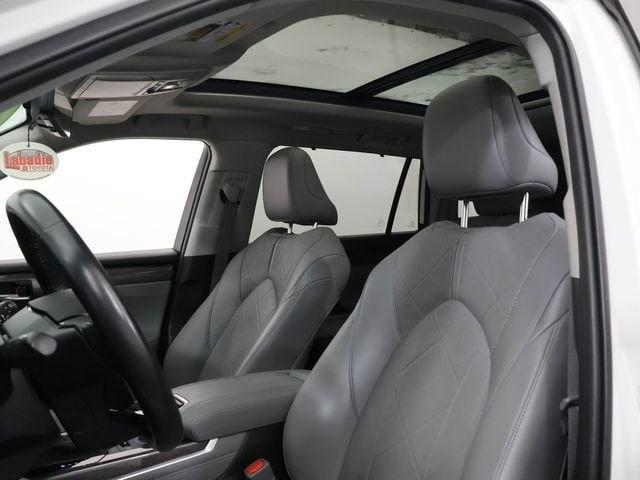used 2021 Toyota Highlander car, priced at $35,071