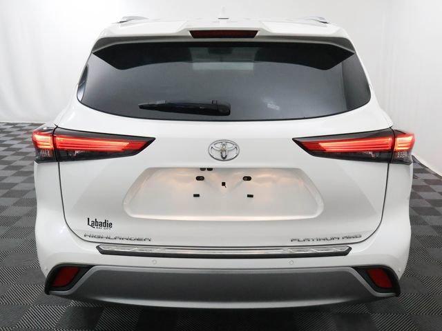 used 2021 Toyota Highlander car, priced at $35,071