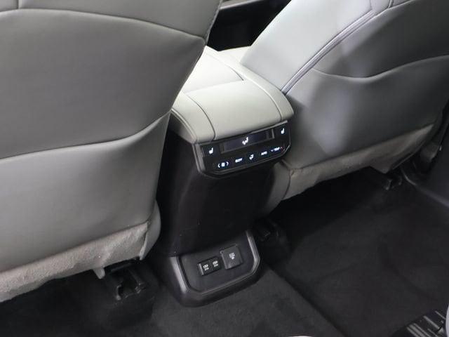 used 2021 Toyota Highlander car, priced at $35,071