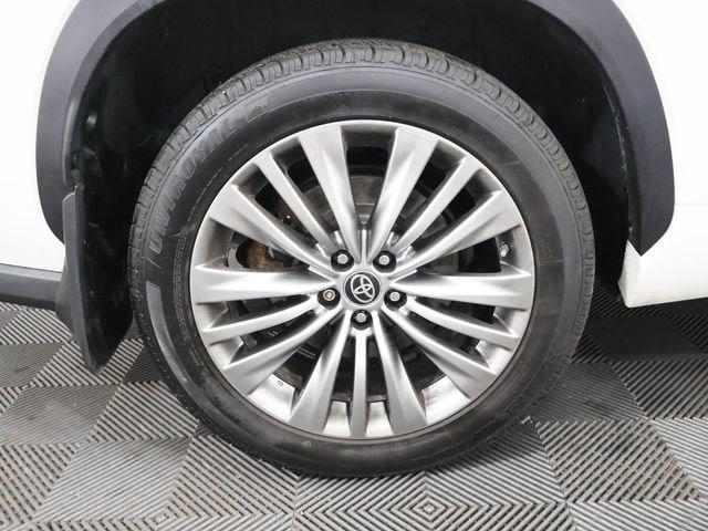 used 2021 Toyota Highlander car, priced at $35,071