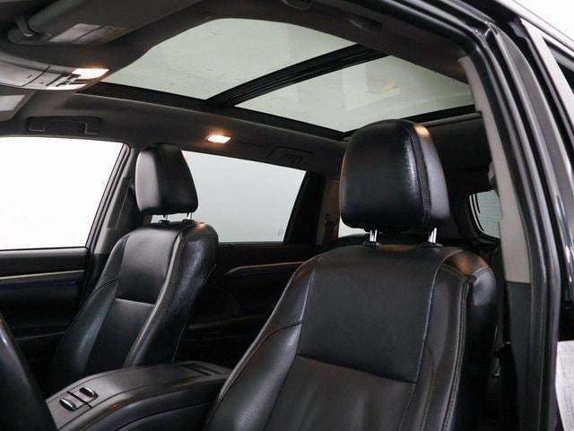 used 2019 Toyota Highlander Hybrid car, priced at $24,844