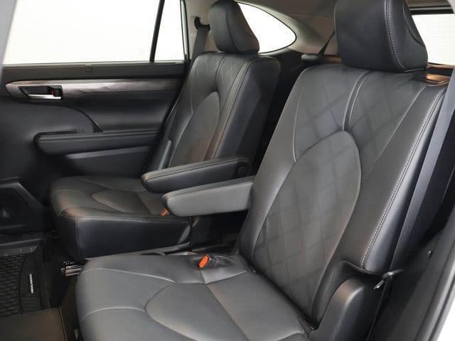 used 2025 Toyota Highlander Hybrid car, priced at $58,101