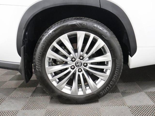 used 2025 Toyota Highlander Hybrid car, priced at $58,101