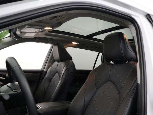 used 2025 Toyota Highlander Hybrid car, priced at $58,101