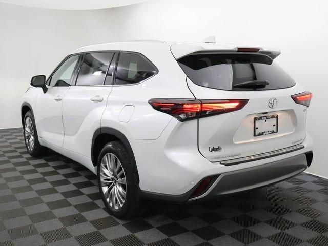 used 2025 Toyota Highlander Hybrid car, priced at $58,101