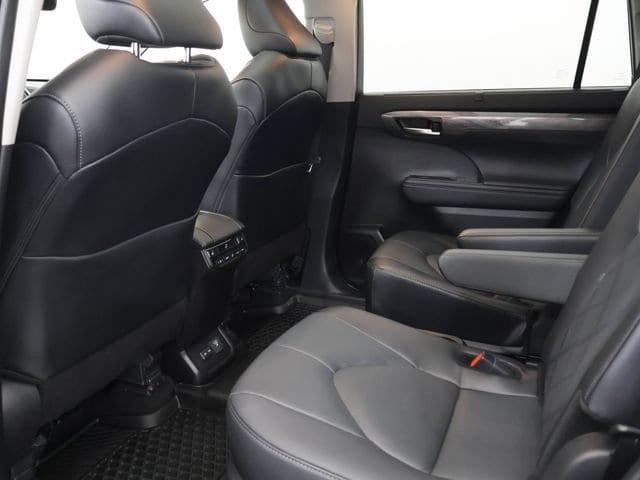 used 2025 Toyota Highlander Hybrid car, priced at $58,101