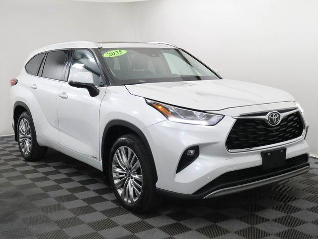 used 2025 Toyota Highlander Hybrid car, priced at $58,101