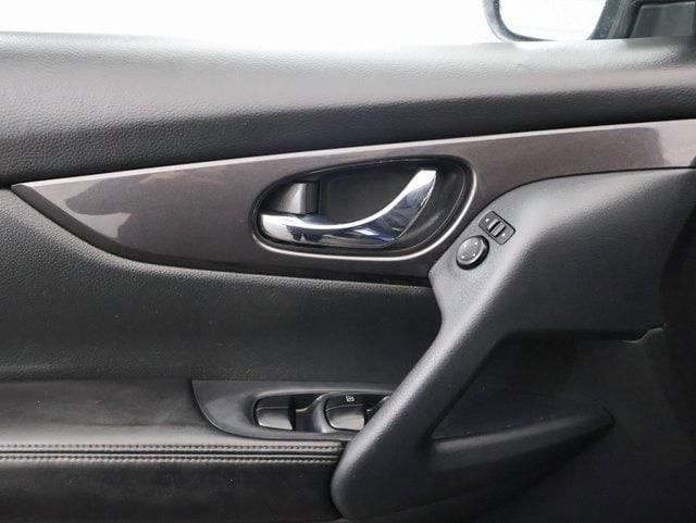 used 2019 Nissan Rogue car, priced at $16,266