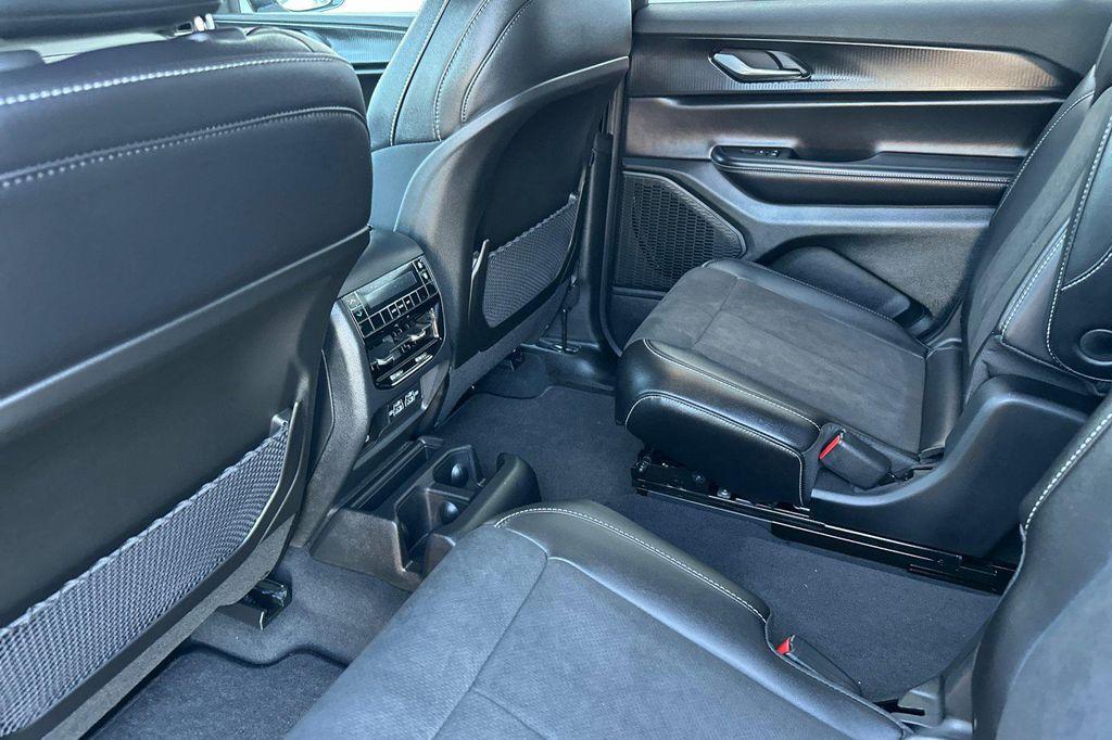 new 2025 Jeep Grand Cherokee L car, priced at $45,275