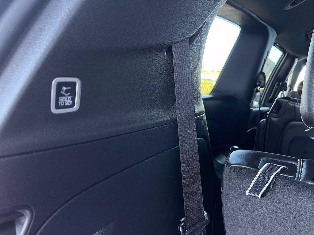 new 2027 Chrysler Pacifica car, priced at $43,725