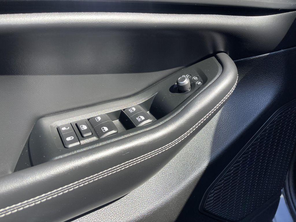 new 2026 Jeep Grand Cherokee car, priced at $43,995