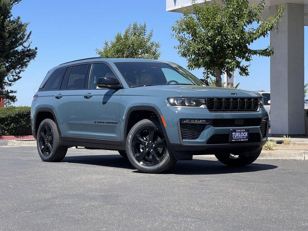new 2026 Jeep Grand Cherokee car, priced at $43,990