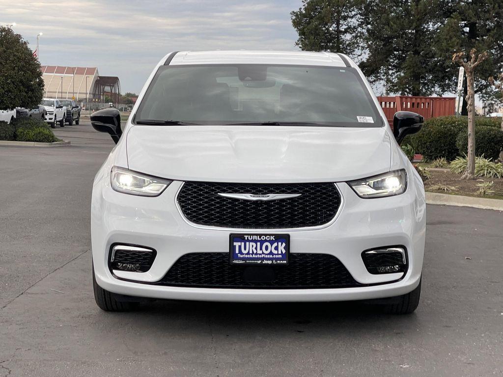 new 2026 Chrysler Pacifica car, priced at $43,135