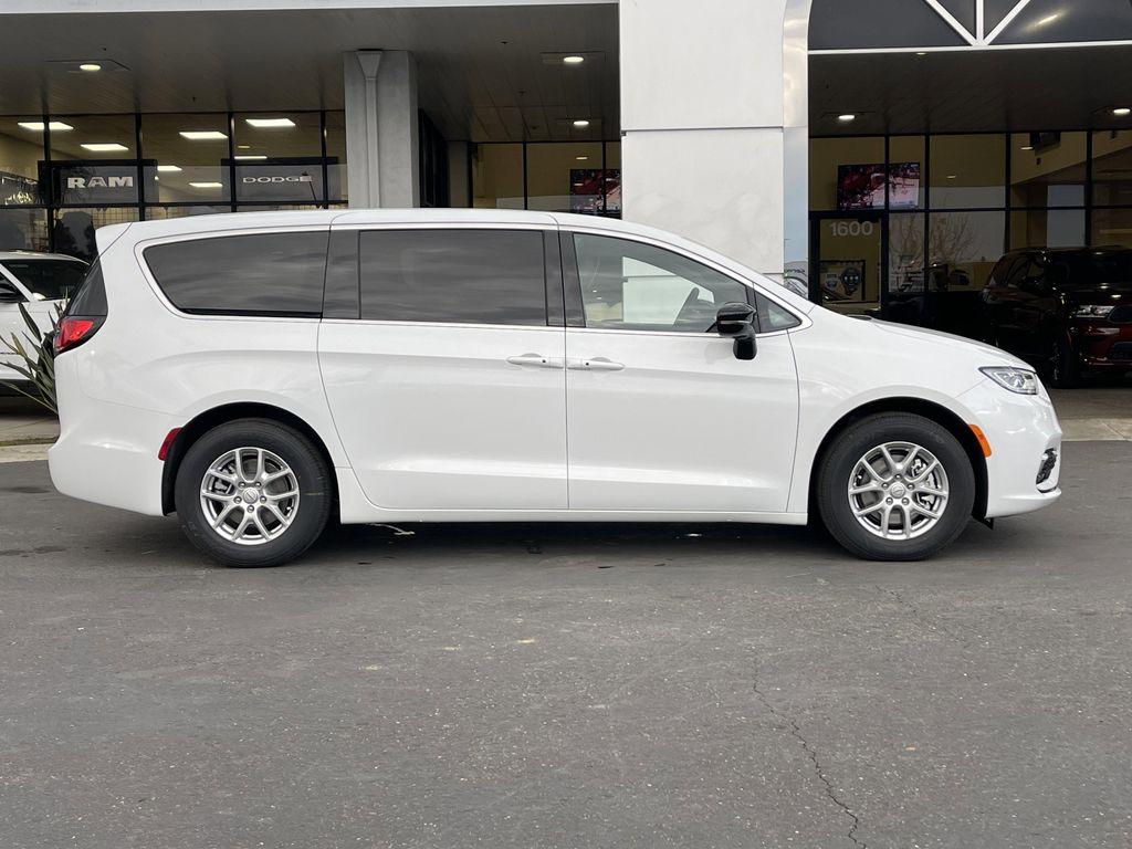 new 2026 Chrysler Pacifica car, priced at $43,135