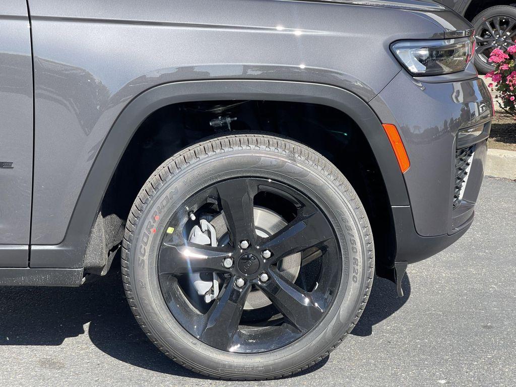 new 2026 Jeep Grand Cherokee car, priced at $49,495