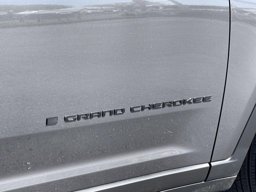 new 2026 Jeep Grand Cherokee car, priced at $49,495