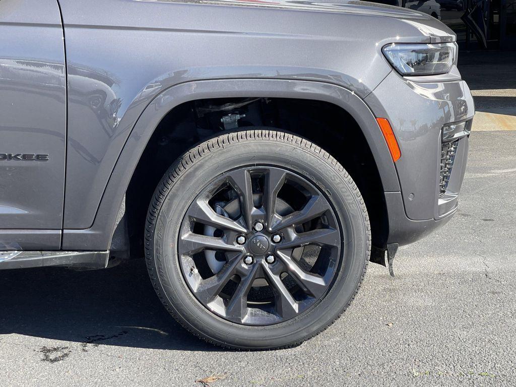 new 2026 Jeep Grand Cherokee car, priced at $54,555
