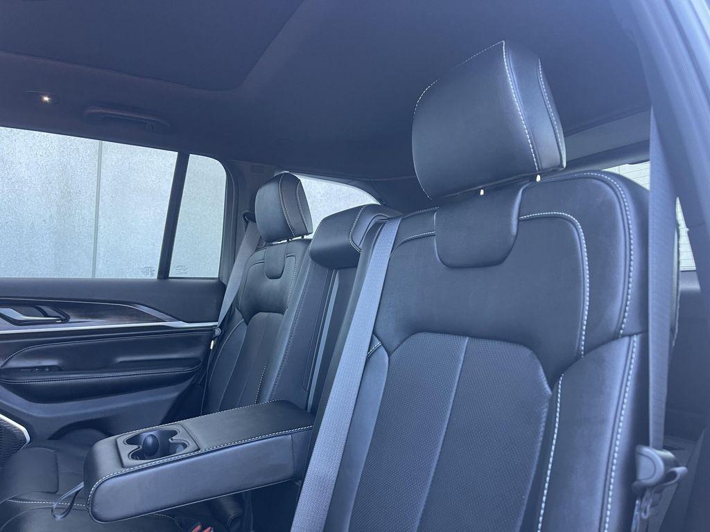 new 2026 Jeep Grand Cherokee car, priced at $54,555