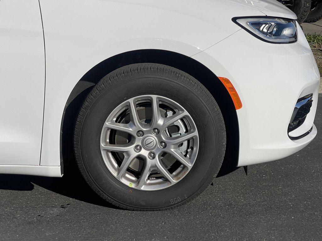 new 2026 Chrysler Pacifica car, priced at $43,635