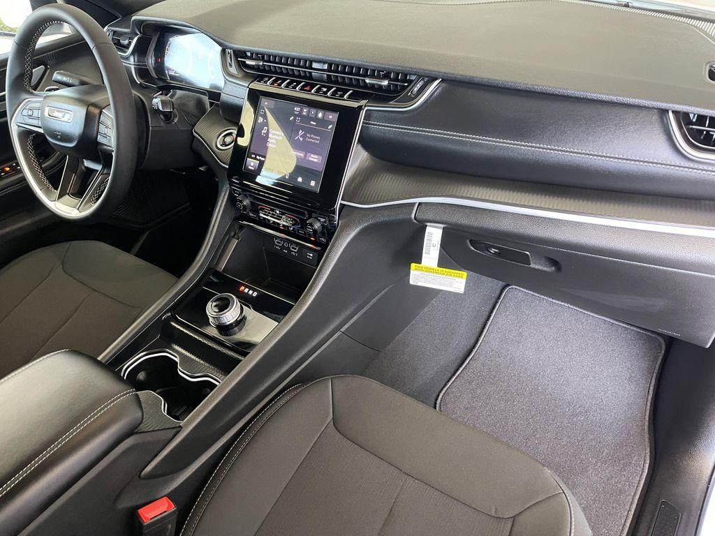 new 2026 Jeep Grand Cherokee car, priced at $38,500