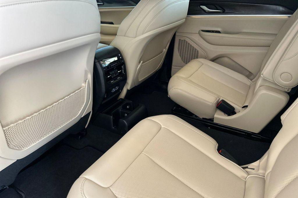 new 2025 Jeep Grand Cherokee L car, priced at $52,260