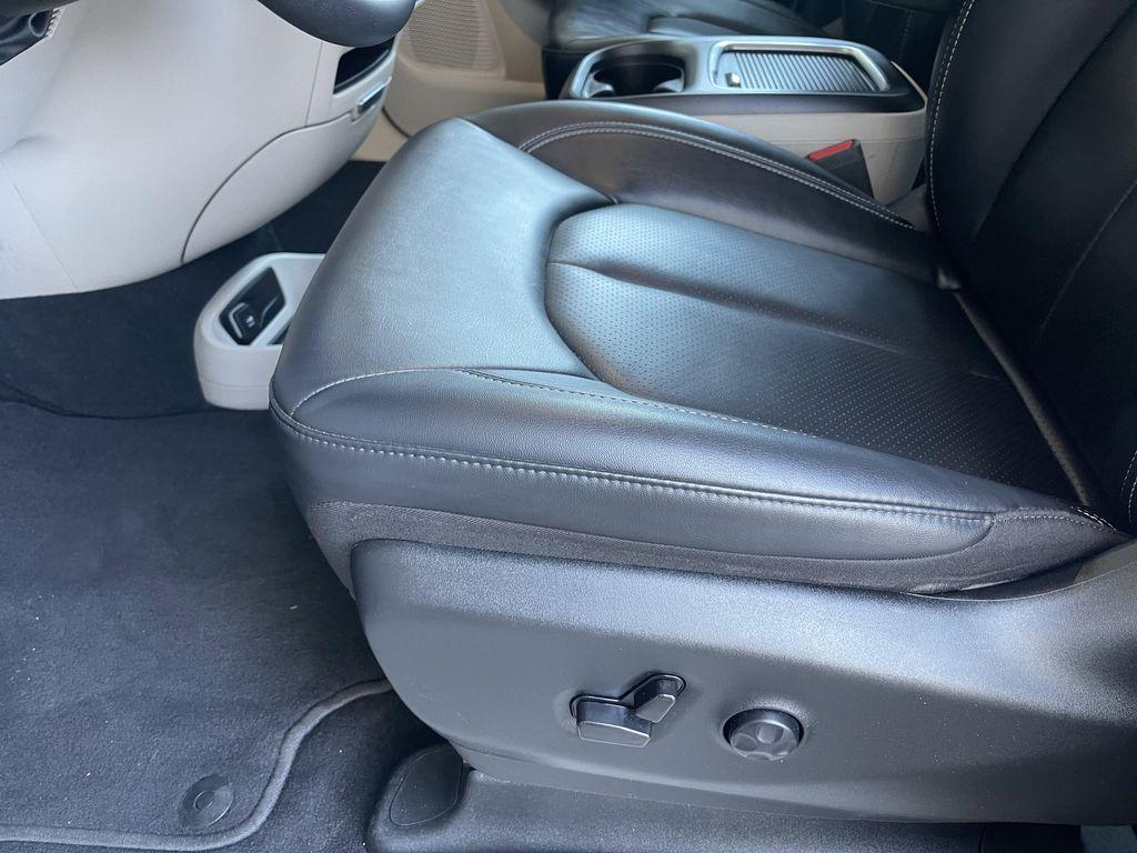 used 2024 Chrysler Pacifica car, priced at $26,485
