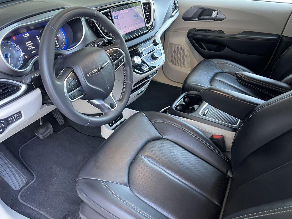 used 2024 Chrysler Pacifica car, priced at $26,485