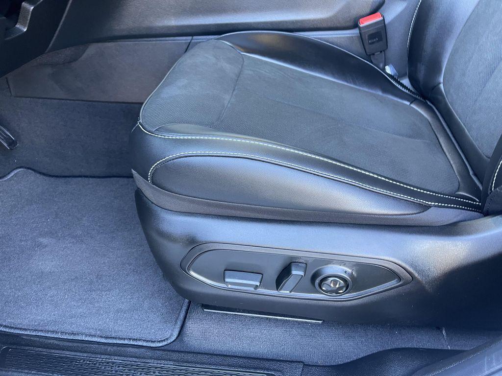 new 2025 Jeep Grand Cherokee L car, priced at $45,525