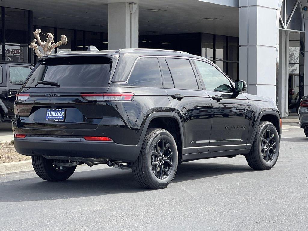 new 2026 Jeep Grand Cherokee car, priced at $45,945